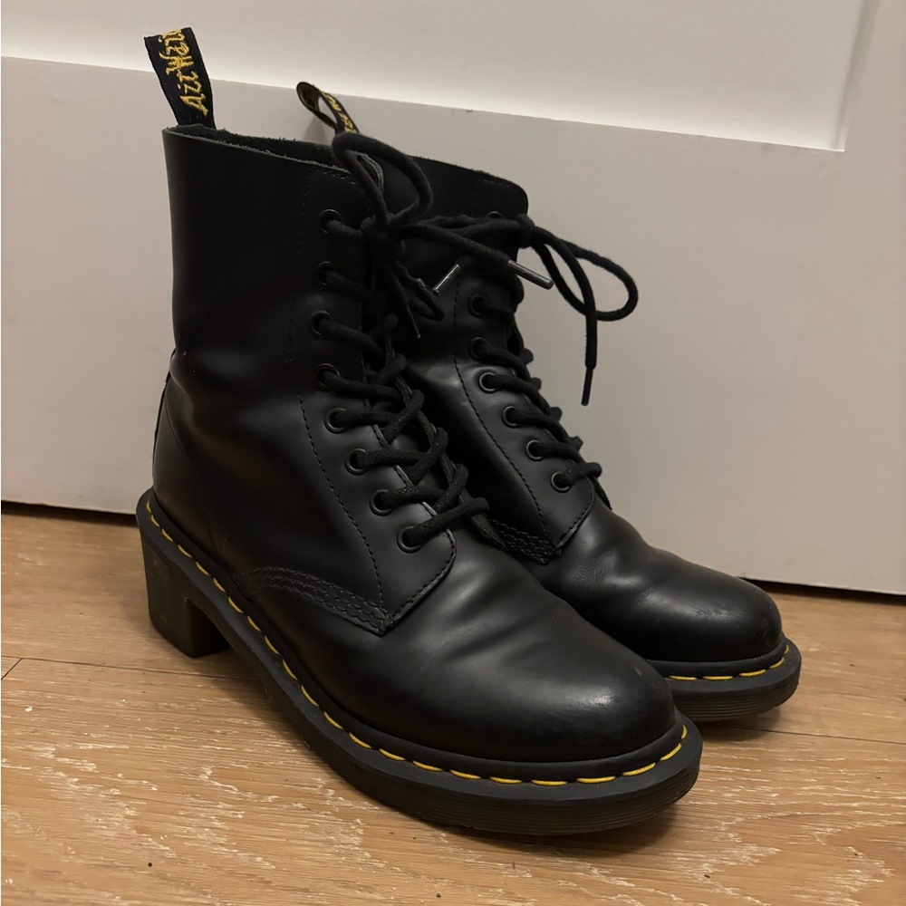 DR MARTEN CLEMENCY WOMEN'S LEATHER HEELED LACE UP BOOTS - Size 8